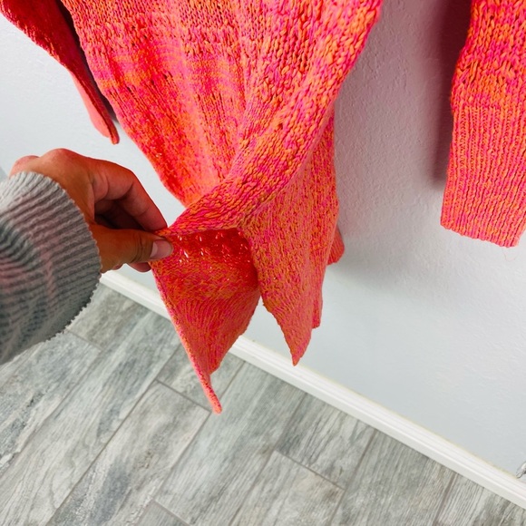 NWT Free People Pink Hot Tropics V Neck knit Oversized Tunic Sweater size Small - Picture 8 of 8